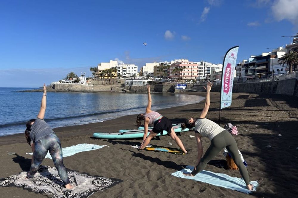 Retiro de Paddle Surf y Yoga / beach yoga retreat Gran Canaria