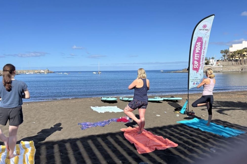 Retiro de Paddle Surf y Yoga en la playa Gran Canaria / Beach Yoga Retreat Gran Canaria